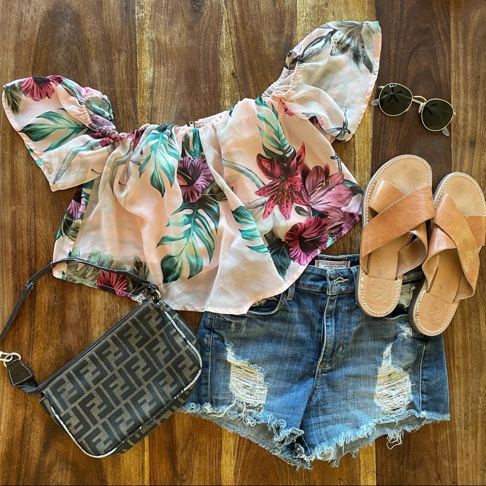 GUESS Pink Tropical Floral Off-The-Shoulder Crop Blouse